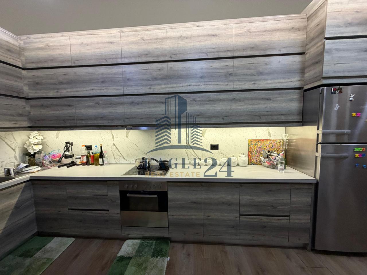 SHITET APARTAMENT 2+1 me HIPOTEKË te KOMUNA E PARISIT. 300 mln Lekë të vjetra!