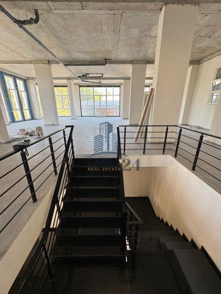 Multi-use Space for Rent on 5 Maji Street, Tirana - 3000€ | 550 m²