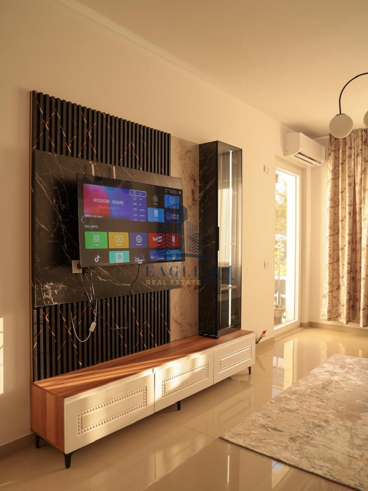 JEPET ME QIRA – Apartament 1+1 në Qendër të Kamzës