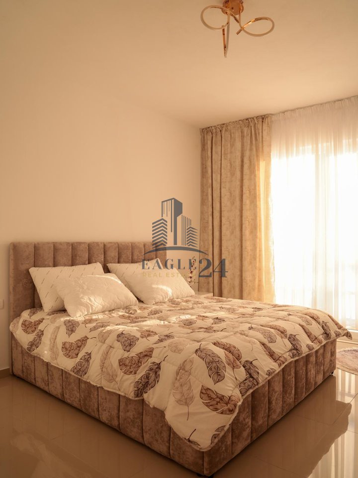 JEPET ME QIRA – Apartament 1+1 në Qendër të Kamzës