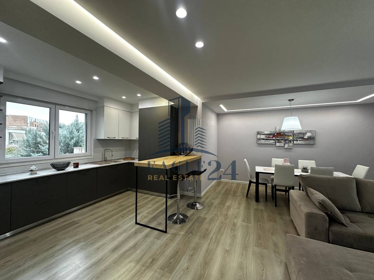 Apartament 3+1+2 me Qira tek Sun Rise Residencë, TEG Lundër. 1.3 milion Lekë/muaj Neto-1.5 milion Lekë/muaj Bruto