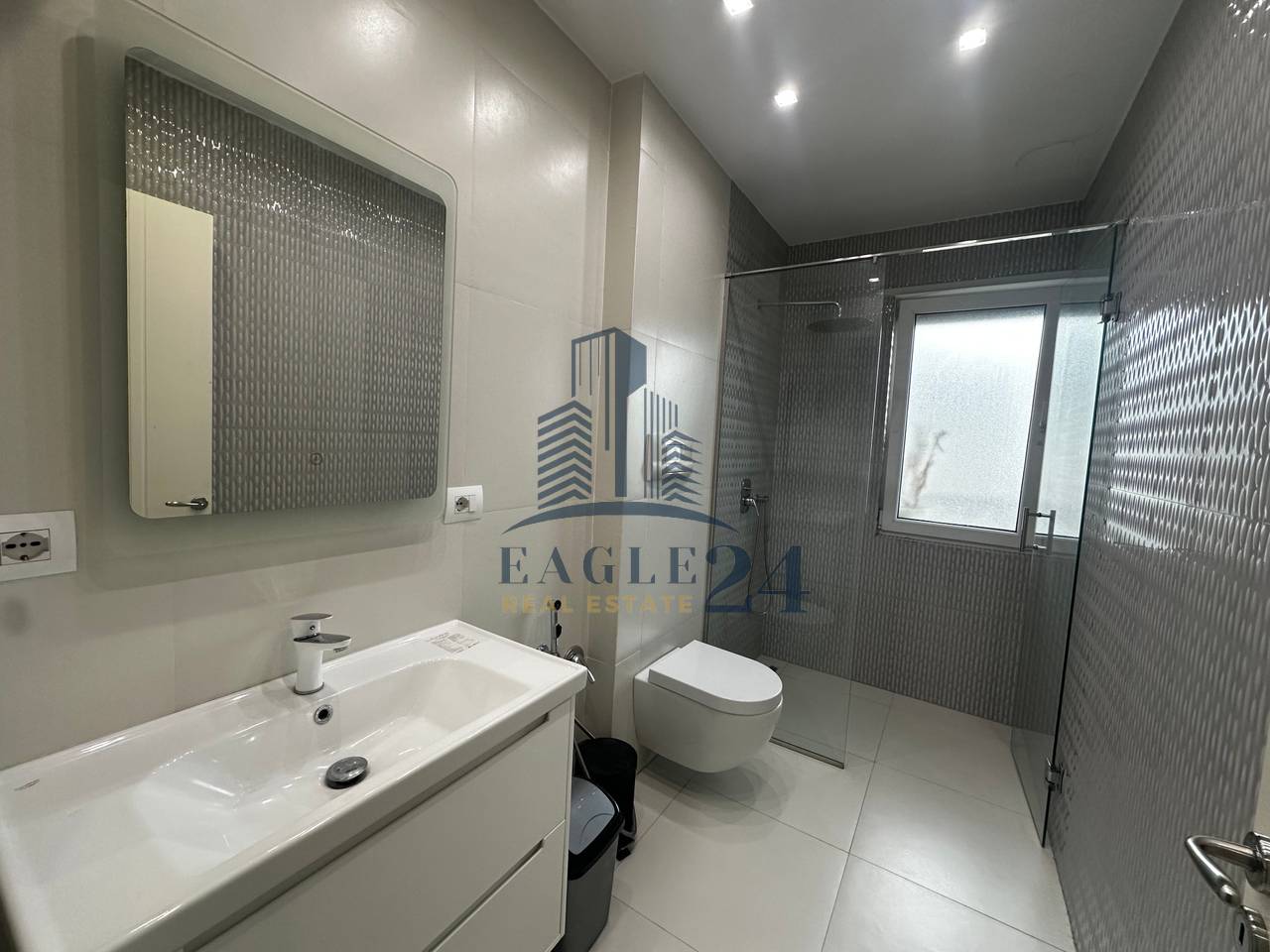 Apartament 3+1+2 me Qira tek Sun Rise Residencë, TEG Lundër. 1.3 milion Lekë/muaj Neto-1.5 milion Lekë/muaj Bruto