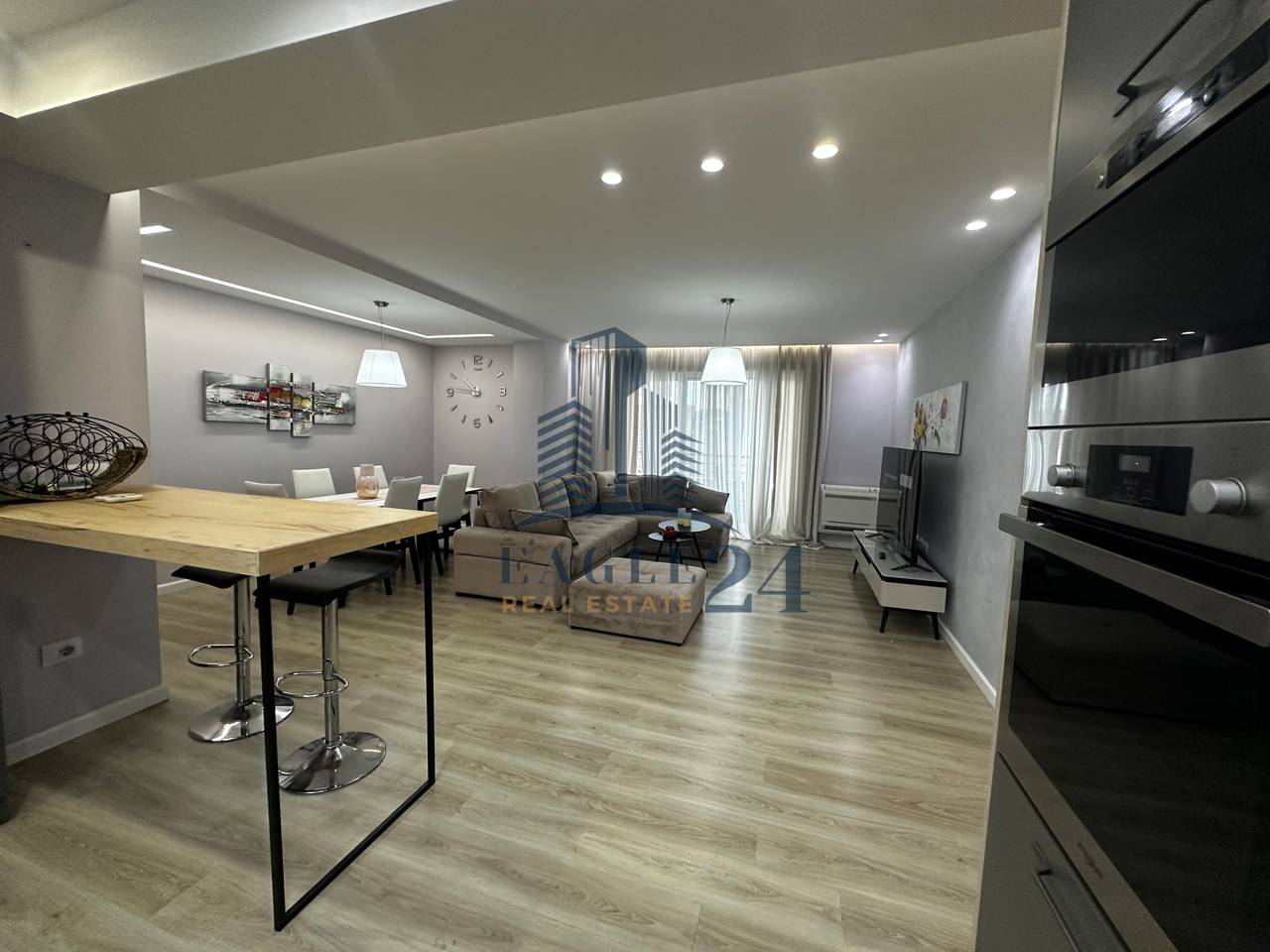 Apartament 3+1+2 me Qira tek Sun Rise Residencë, TEG Lundër. 1.3 milion Lekë/muaj Neto-1.5 milion Lekë/muaj Bruto