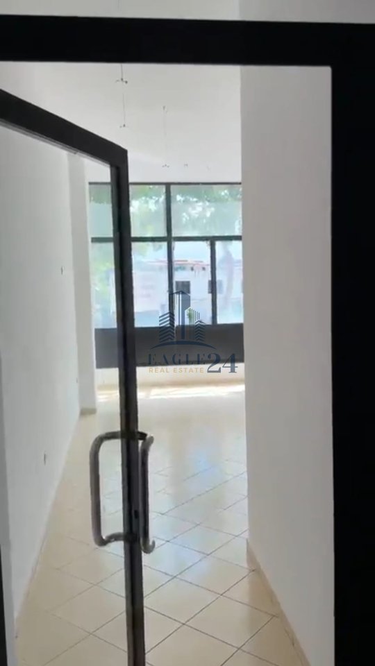AMBIENTE COMMERCIALE IN AFFITTO