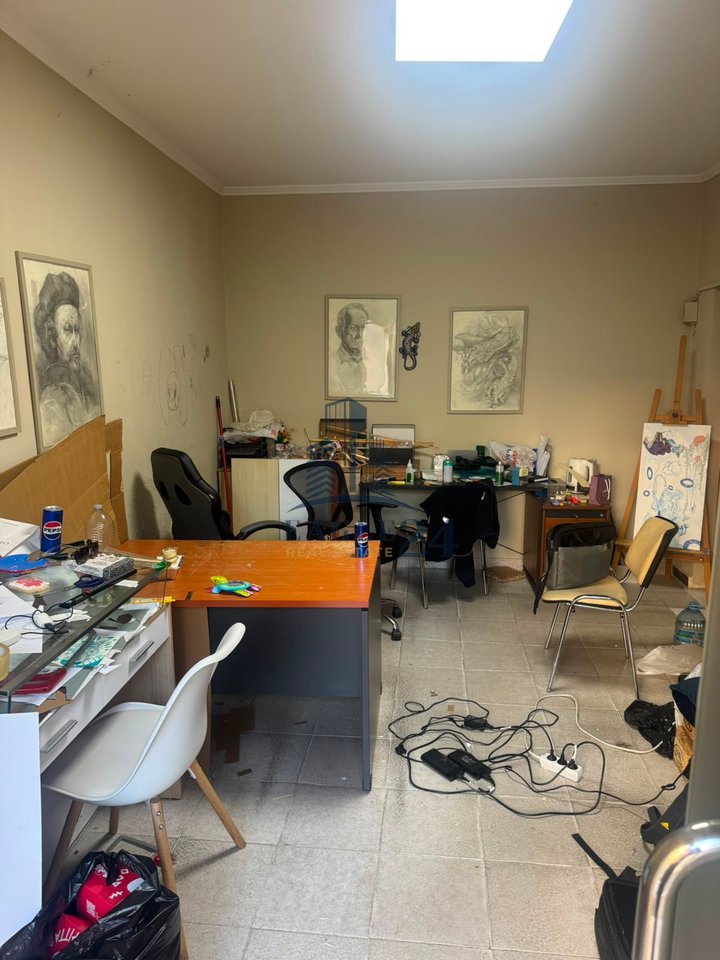 Ufficio in affitto nel centro, Piaca, 30m2 | 350 Euro