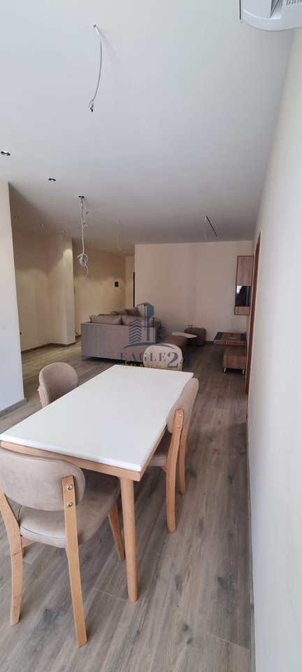 💎 Jetesë Ekskluzive pranë Gjimnazit "Ismail Qemali" – Hapësirë dhe Modernitet- 1200€ | 150 m²