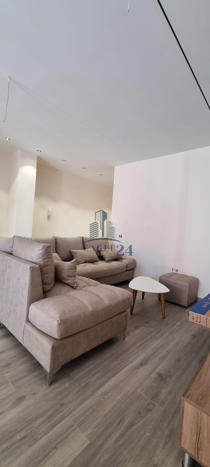 💎 Jetesë Ekskluzive pranë Gjimnazit "Ismail Qemali" – Hapësirë dhe Modernitet- 1200€ | 150 m²