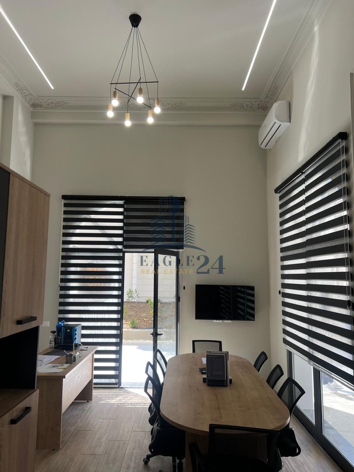 Negozio in vendita a Sauk i Vjetër, Residenza "Porta Tirana e Re"