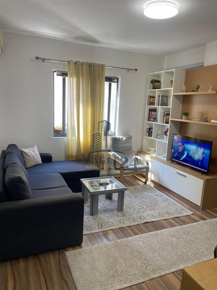 1+1 Apartment for sale in 21 Dhjetori, Tirana 100,000€
