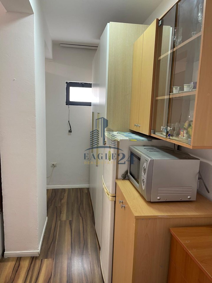 1+1 Apartment for sale in 21 Dhjetori, Tirana 100,000€