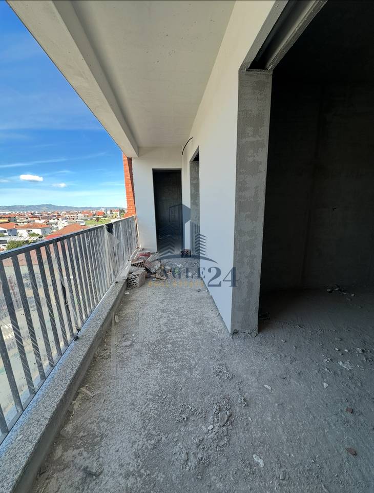 Apartamente 2+1+2 në Shitje në Kamëz, 110.8 mln Lekë