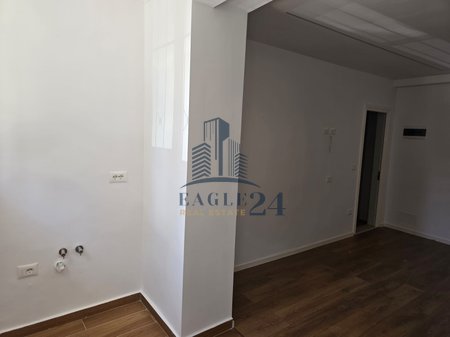 VENDESI MONOLOCALE