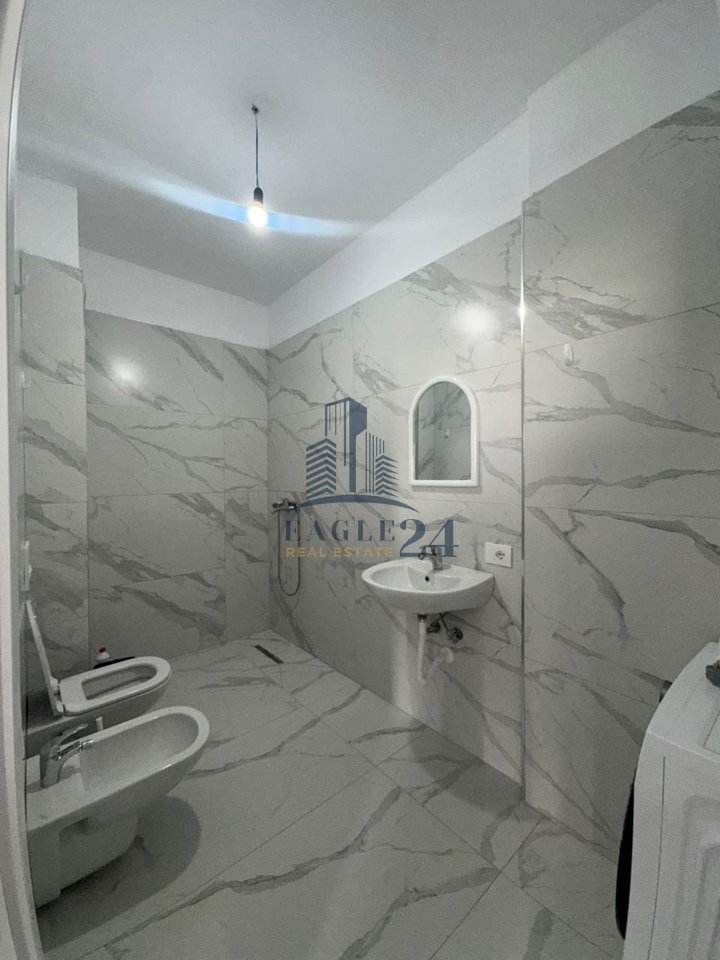 Jepet me qira  apartament 2+1+2 tualete tek Rruga "5Maji"