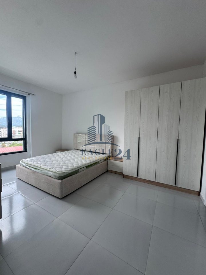 Jepet me qira  apartament 2+1+2 tualete tek Rruga "5Maji"
