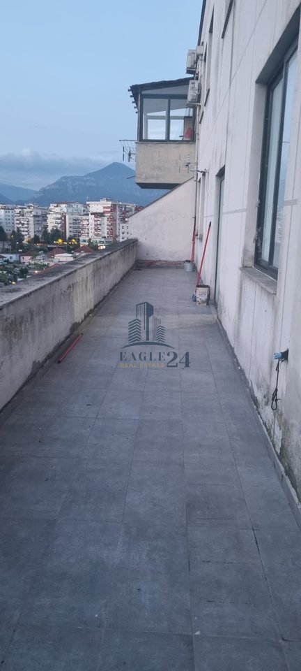 Shitet apartament 2+1 me verandë – Rr. Besim Alla