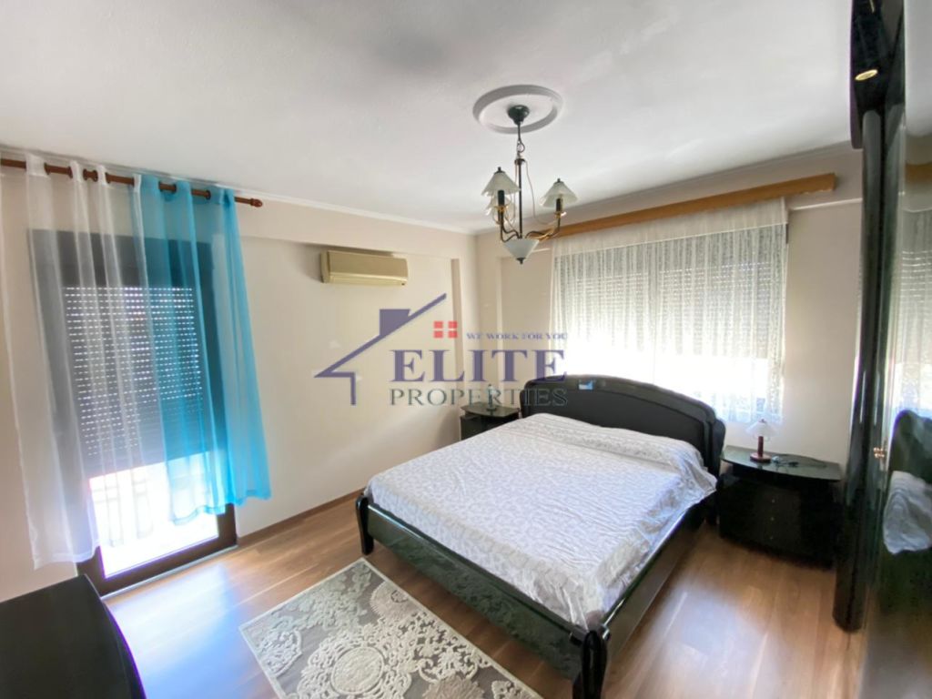Ish- “Bllok”, apartament 2+1+2 me qera
