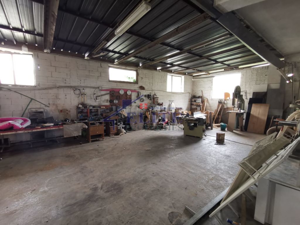 Warehouse for rent near Casa Italia