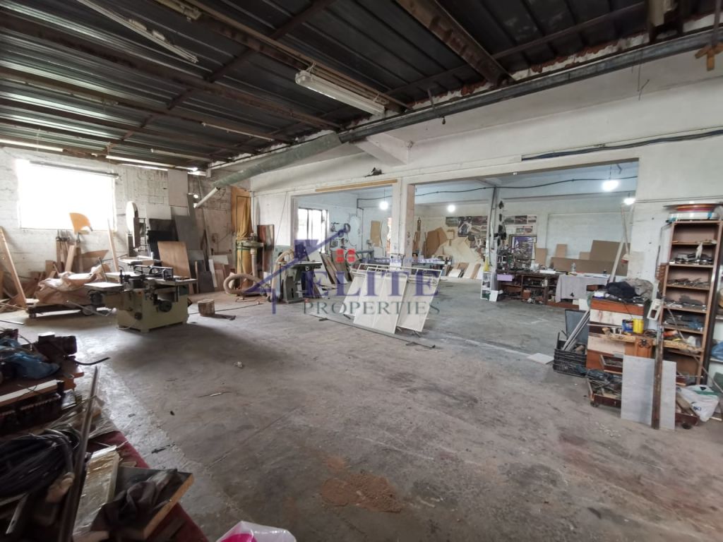 Warehouse for rent near Casa Italia