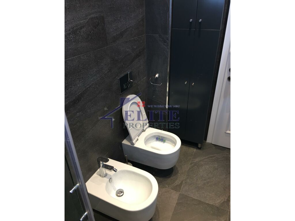 Fusha e Aviacionit, apartament 2+1 me qira
