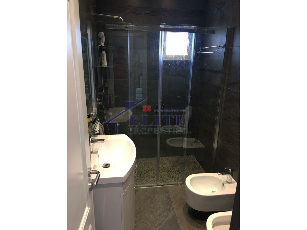 Fusha e Aviacionit, apartament 2+1 me qira