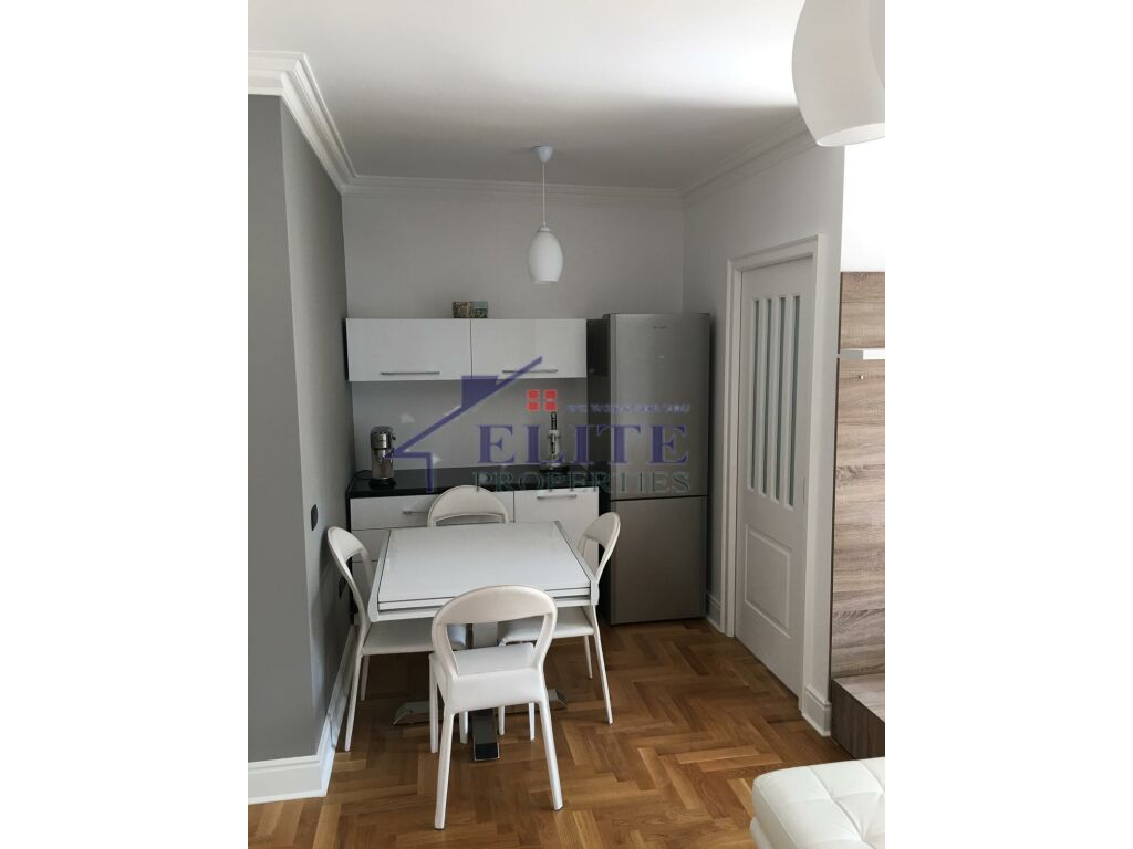 Fusha e Aviacionit, apartament 2+1 me qira