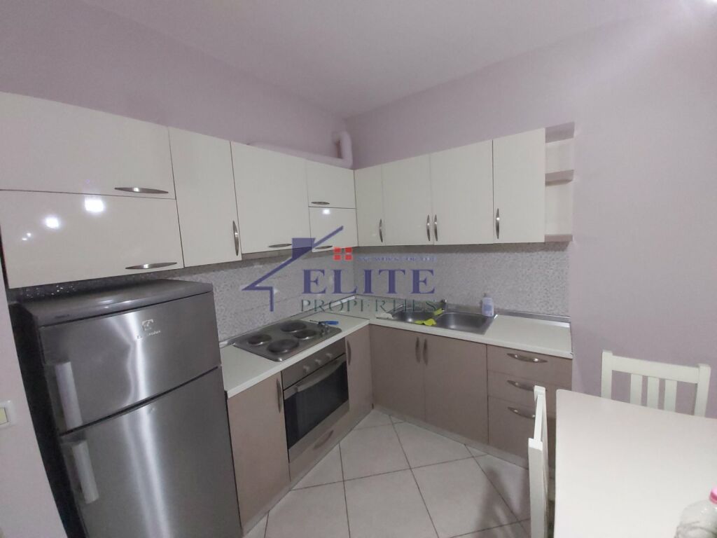 Ish Stacioni i Trenit, apartament 1+1 me qira