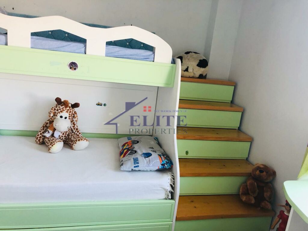 Pranë Liqenit të Thatë, jepet me qera apartament 3+1
