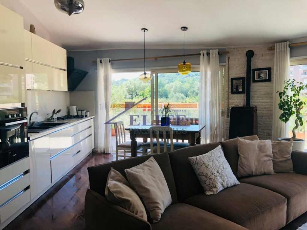 Pranë Liqenit të Thatë, jepet me qera apartament 3+1