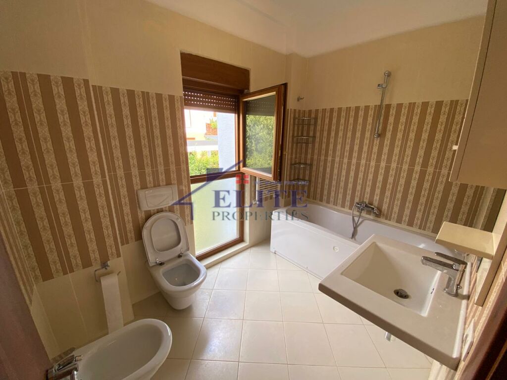 Villa for rent at Colombo 2, near TEG.