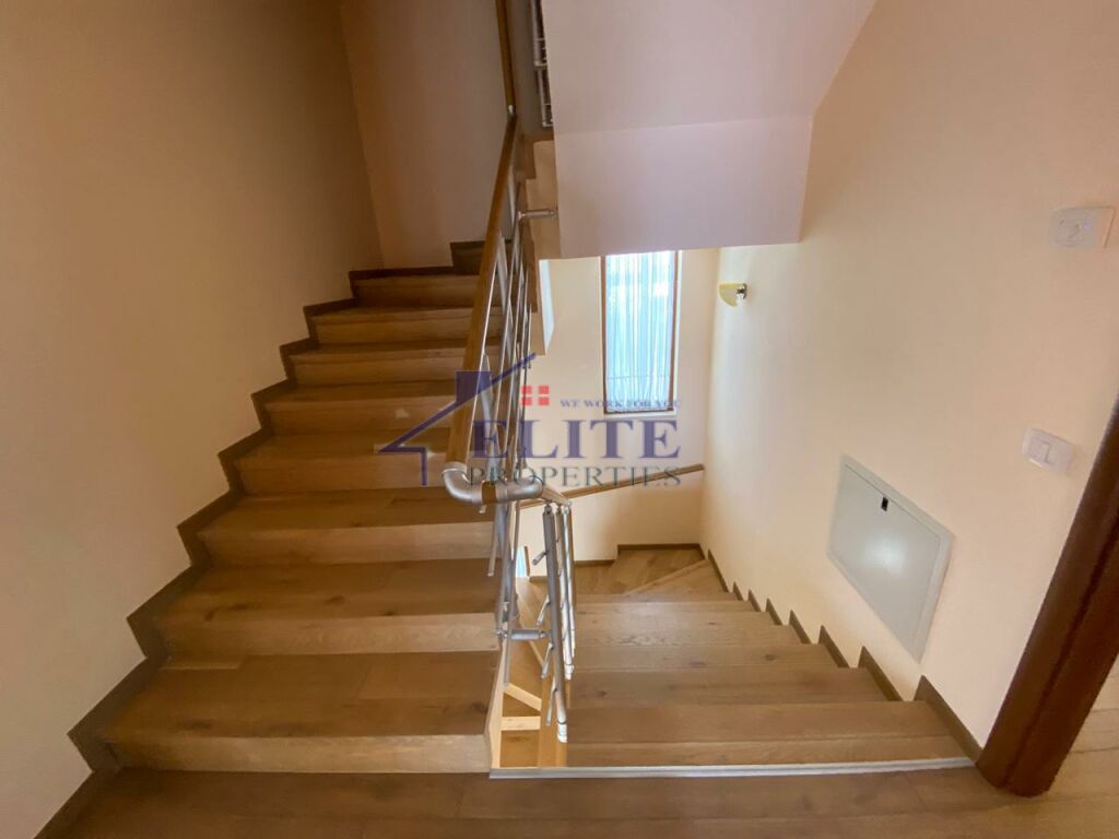 Villa for rent at Colombo 2, near TEG.