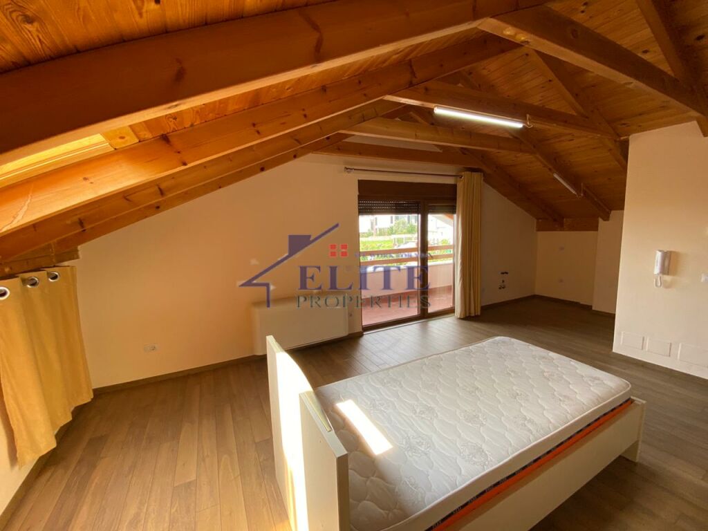 Villa for rent at Colombo 2, near TEG.