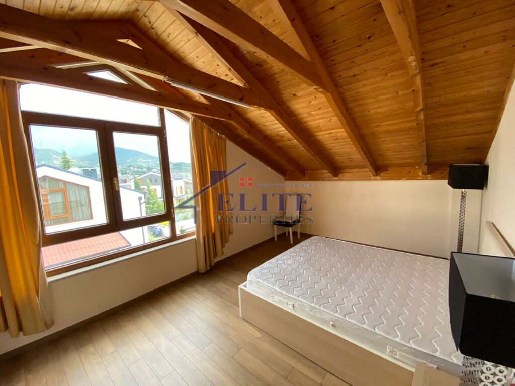 Villa for rent at Colombo 2, near TEG.