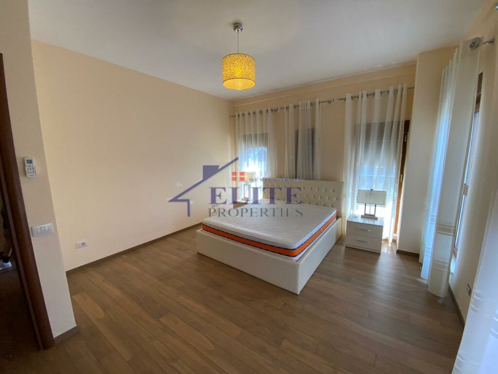 Villa for rent at Colombo 2, near TEG.