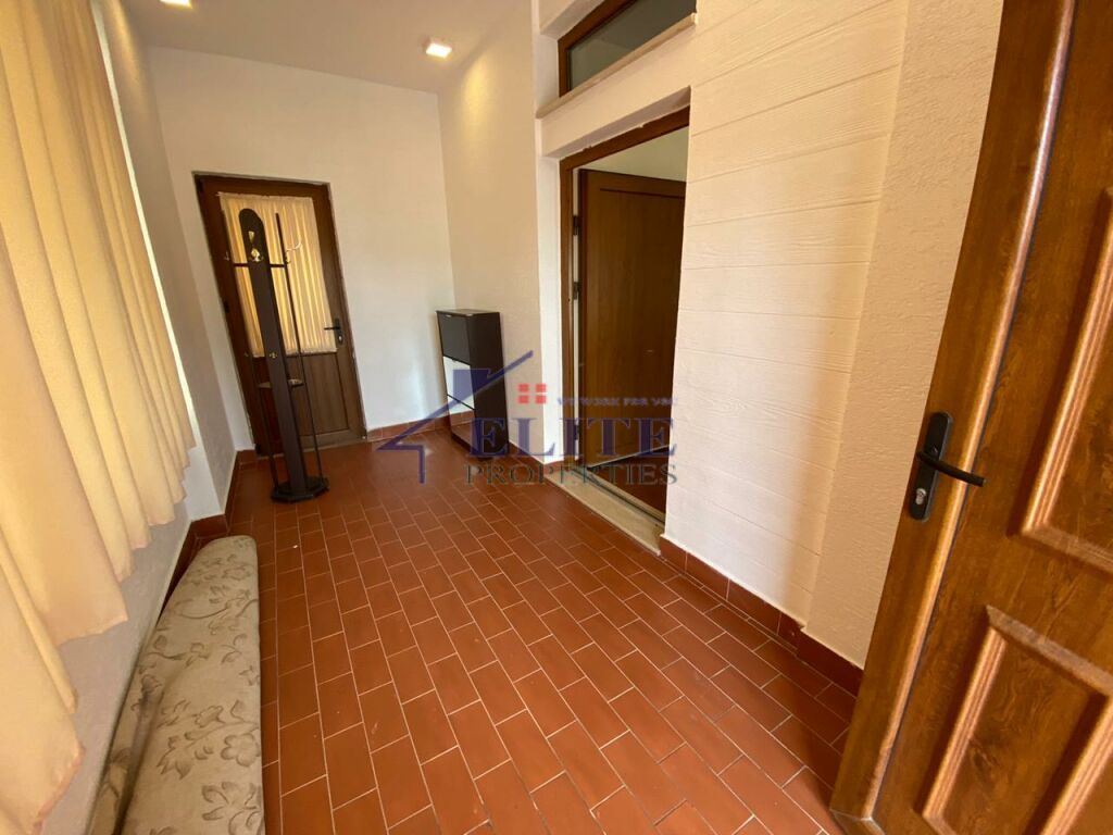 Villa for rent at Colombo 2, near TEG.