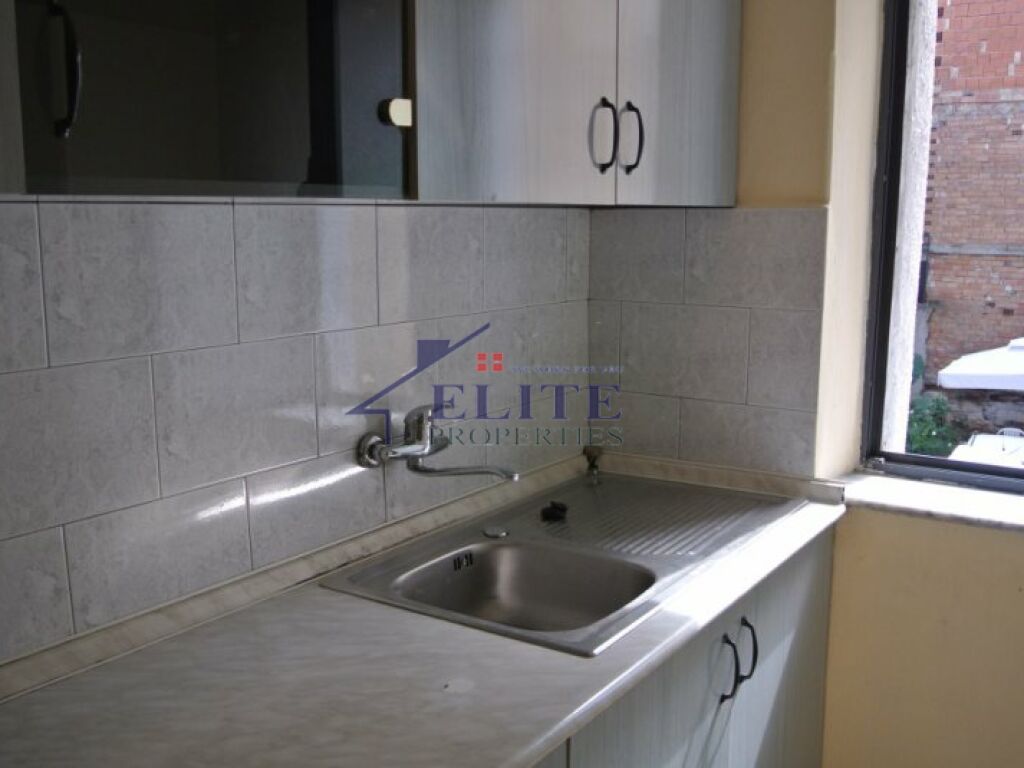 Via di Durazzo, ufficio in affitto