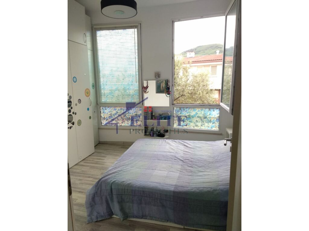 Rezidenca "Kodra e Diellit 1", apartament 3+1 me qera