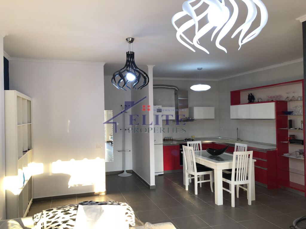 Rruga e Elbasanit, apartament 2+1 me qira