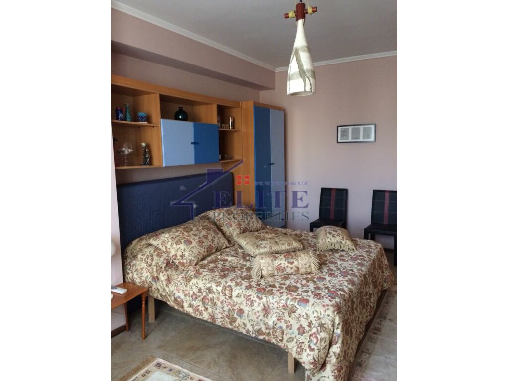 Via Mine Peza, appartamento 1+1 con veranda in affitto