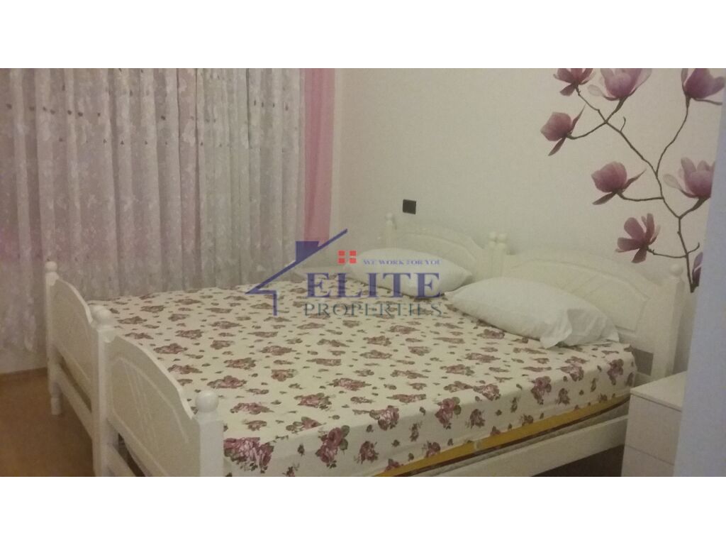 Apartament me qira në Rr. “Andon Zako Cajupi”