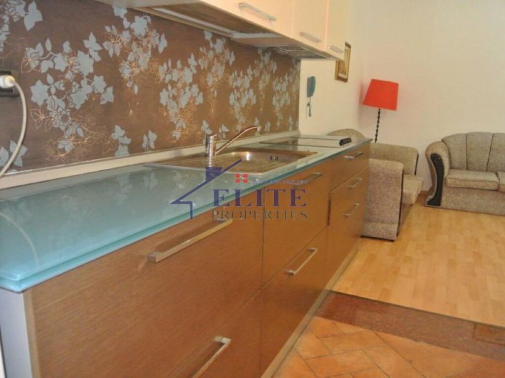 Apartament me qira në Rr. “Andon Zako Cajupi”