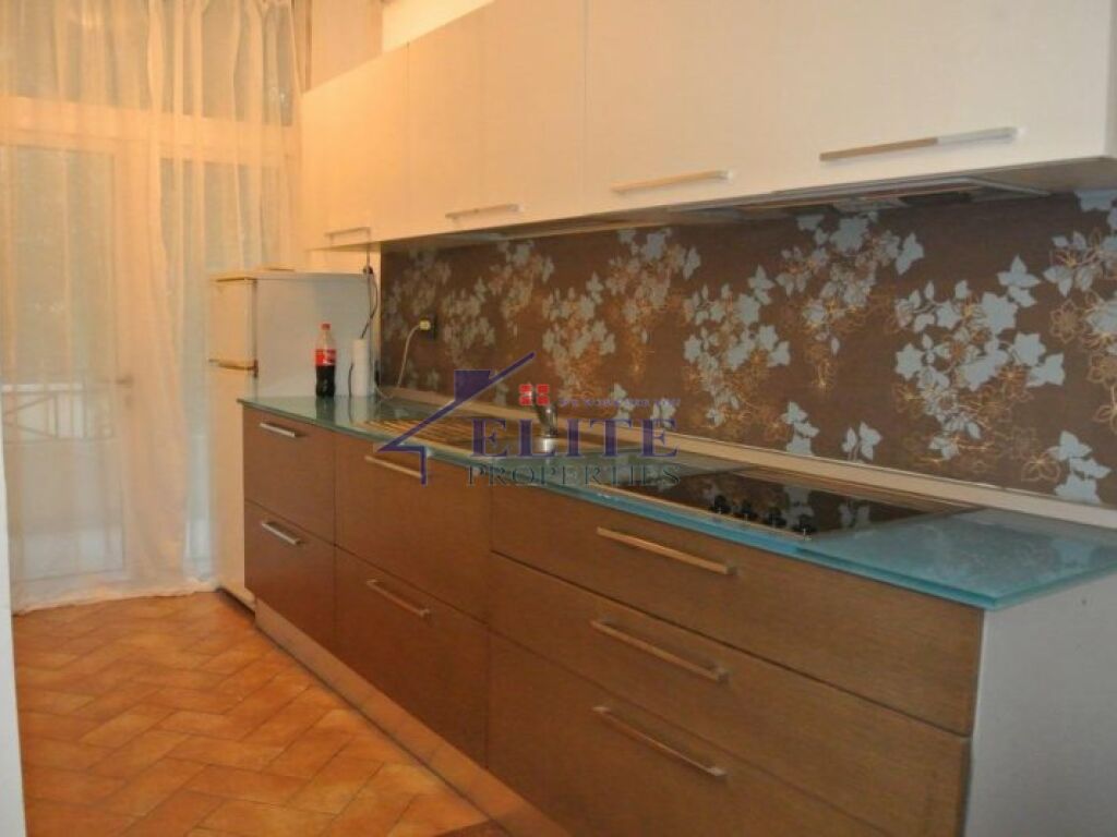 Apartament me qira në Rr. “Andon Zako Cajupi”