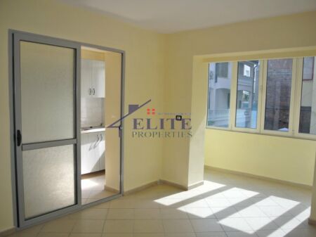 Via di Durazzo, ufficio in affitto