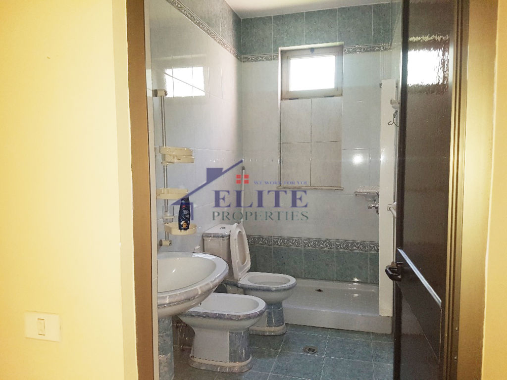 Jepet me qera Vile 4-kateshe pranë Ministrisë së Jashtme