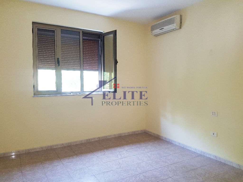 Jepet me qera Vile 4-kateshe pranë Ministrisë së Jashtme