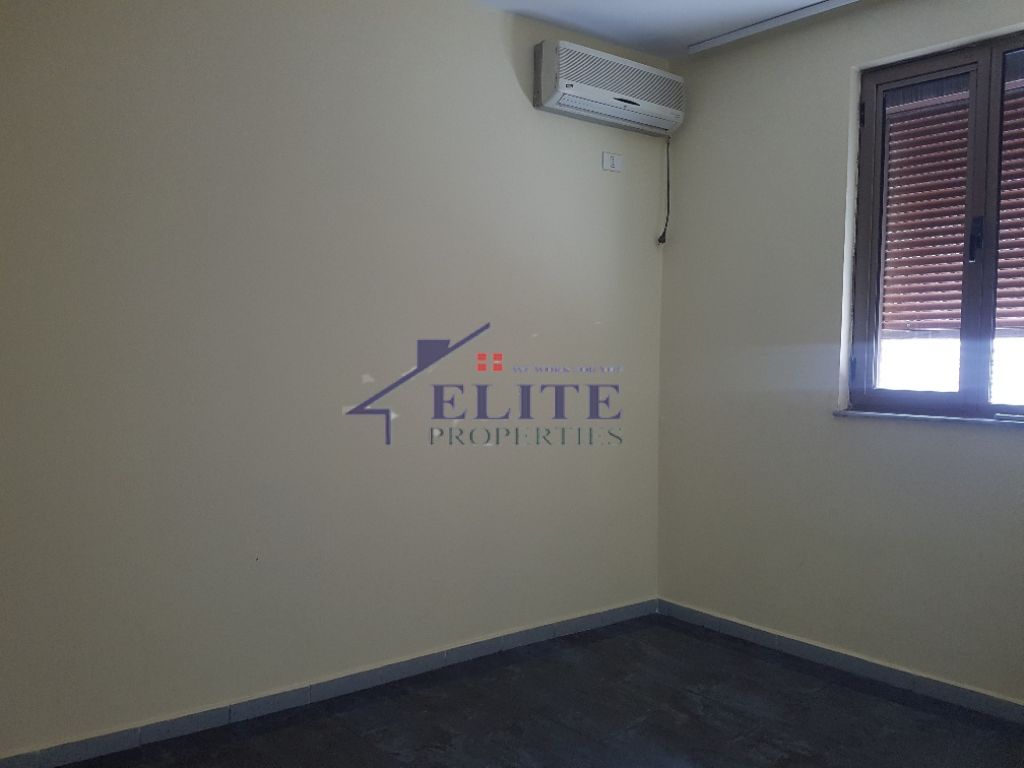 Jepet me qera Vile 4-kateshe pranë Ministrisë së Jashtme