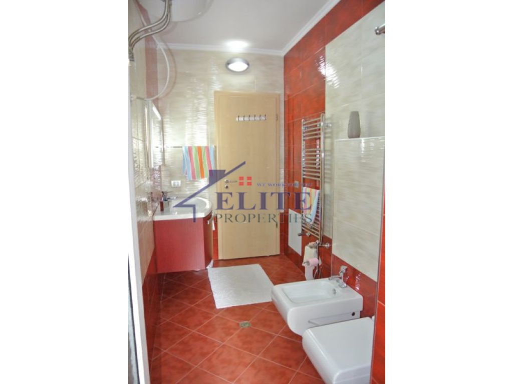 Kopshti Botanik, apartament 3+1 me qera