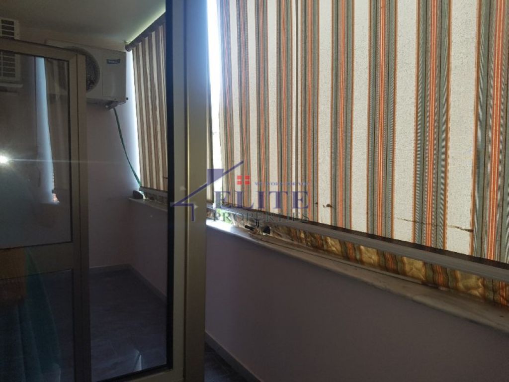 Jepet me qera Vile 4-kateshe pranë Ministrisë së Jashtme