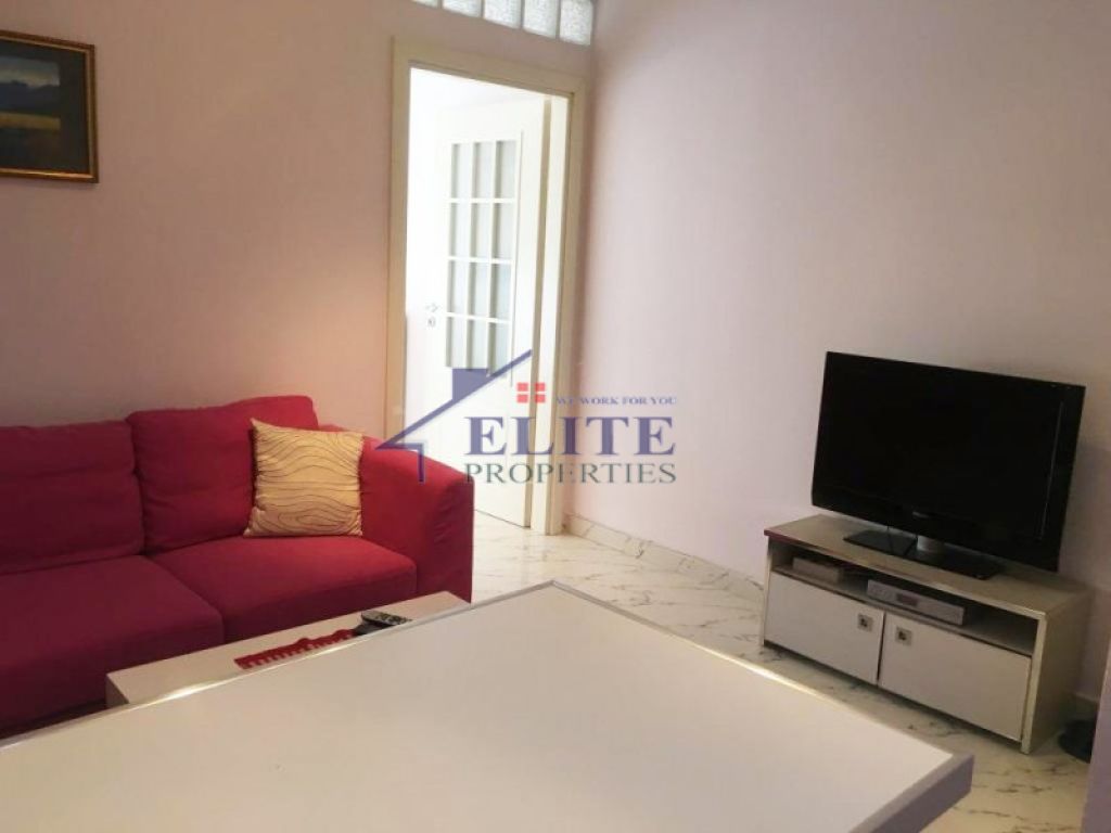 Appartamento con una camera da letto in affitto in Str. "Kavaja" vicino al centro "Globe"