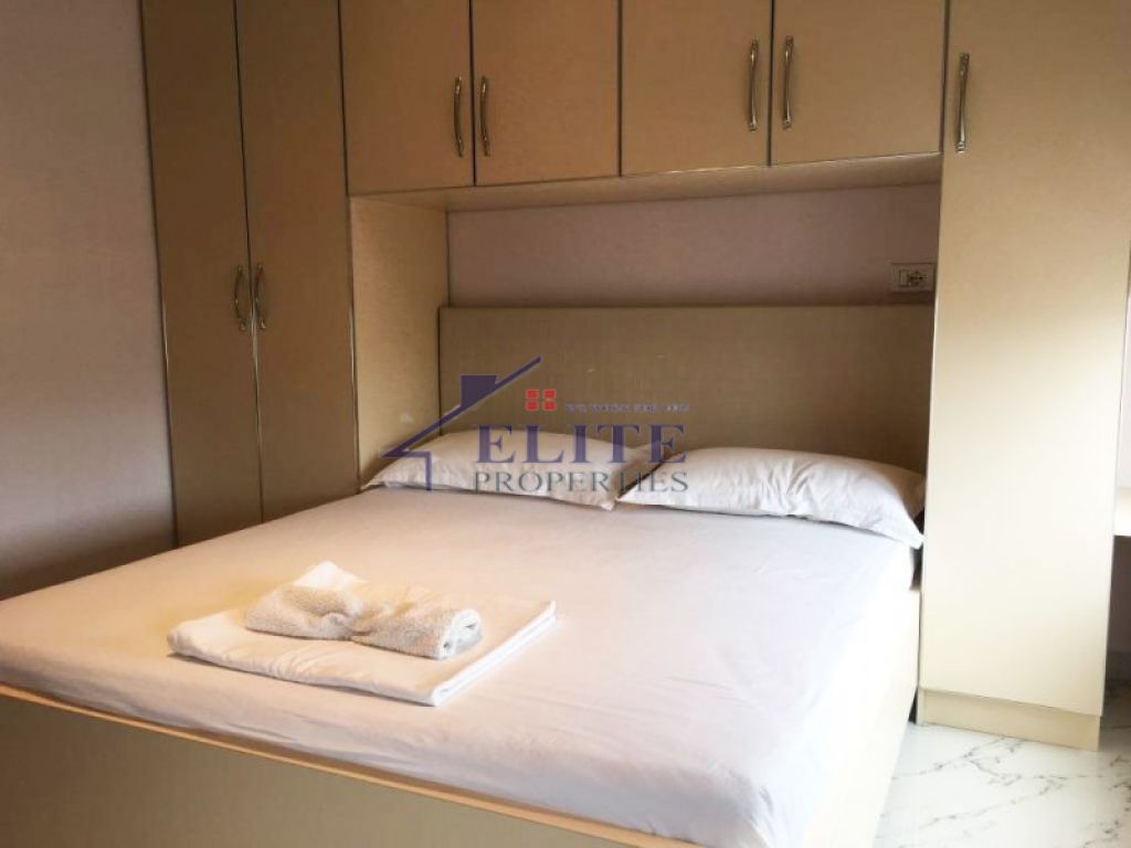 Appartamento con una camera da letto in affitto in Str. "Kavaja" vicino al centro "Globe"