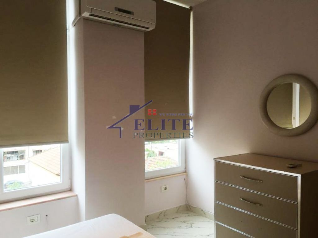 Appartamento con una camera da letto in affitto in Str. "Kavaja" vicino al centro "Globe"